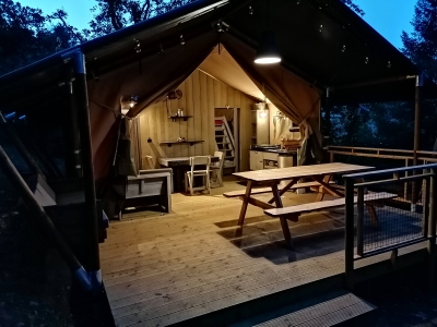 Image hebergement insolite TENTE LODGE RENARD 5 PERSONNES